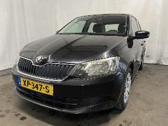 krockskadad bil auto Skoda Fabia Fabia III (NJ3) Hatchback 5-drs 1.0 12V (CHYA) [44kW]  (08-2014/06-202=
1) 2015/5