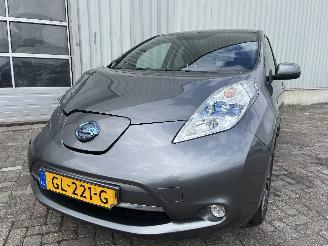 uszkodzony samochody osobowe Nissan Leaf Leaf (ZE0) Hatchback Leaf (EM61) [80kW]  (11-2010/12-2017) 2015/6