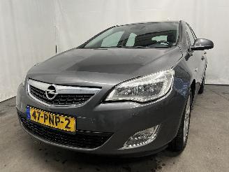 damaged passenger cars Opel Astra Astra J (PC6/PD6/PE6/PF6) Hatchback 5-drs 1.4 Turbo 16V (A14NEL(Euro 5=
)) [88kW]  (10-2010/10-2015) 2011/2