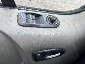 Opel Vivaro Vivaro Van 2.0 CDTI (M9R-786) [84kW]  (08-2006/07-2014) picture 33