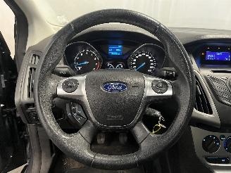 Ford Focus Focus 3 Hatchback 1.6 Ti-VCT 16V 105 (IQDB(Euro 5)) [77kW]  (07-2010/0=
5-2018) picture 14