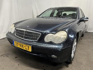 uszkodzony samochody osobowe Mercedes C-klasse C (W203) Sedan 1.8 C-180K 16V (M271.946) [105kW]  (05-2002/02-2007) 2003/11