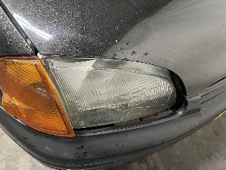 Toyota Yaris Yaris (P1) Hatchback 1.3 16V VVT-i (2SZFE) [63kW]  (08-1999/11-2005) picture 10