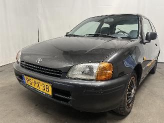 Schadeauto Toyota Yaris Yaris (P1) Hatchback 1.3 16V VVT-i (2SZFE) [63kW]  (08-1999/11-2005) 2002/8