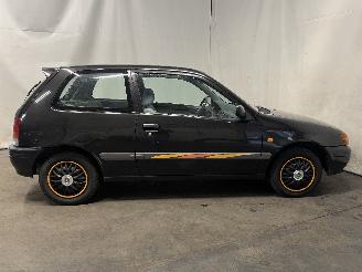 Toyota Yaris Yaris (P1) Hatchback 1.3 16V VVT-i (2SZFE) [63kW]  (08-1999/11-2005) picture 7