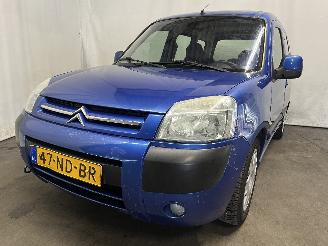 krockskadad bil auto Citroën Berlingo Berlingo Cinqspace, Multispace MPV 1.6 16V (TU5JP4(NFU)) [80kW]  (10-2=
000/12-2011) 2003/7