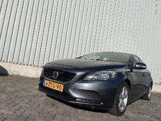 krockskadad bil auto Volvo V-40 V40 (MV) Hatchback 5-drs 1.6 D2 (D4162T) [84kW]  (03-2012/12-2016) 2014/3