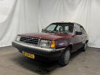 Voiture accidenté Volvo 340 340/343/345 Hatchback 340 1.4 L,GL,DL,Winner (B14.4S) [51kW]  (08-1987=
/07-1988) 1989/3