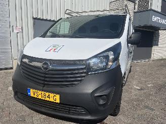 uszkodzony samochody osobowe Opel Vivaro Vivaro Van 1.6 CDTI BiTurbo 120 (R9M-450(R9M-D4)) [88kW]  (06-2014/12-=
2019) 2015/11