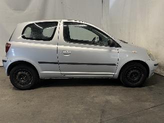 Toyota Yaris Yaris (P1) Hatchback 1.3 16V VVT-i (2NZFE) [63kW]  (08-1999/11-2005) picture 7