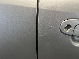 Toyota Yaris Yaris (P1) Hatchback 1.3 16V VVT-i (2NZFE) [63kW]  (08-1999/11-2005) picture 13