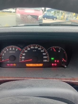 Honda Fr-v FR-V (BE) MPV 2.0 16V (K20A9) [110kW]  (02-2005/12-2006) picture 2