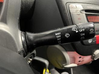 Peugeot 107 107 Hatchback 1.0 12V (384F(1KR)) [50kW]  (06-2005/05-2014) picture 22