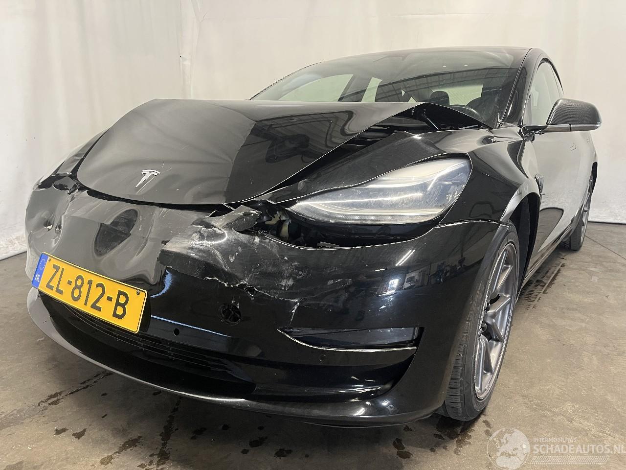 Tesla Model 3 Model 3 Sedan Long Range 72kWh (3D6) [192kW]  (01-2017/...)