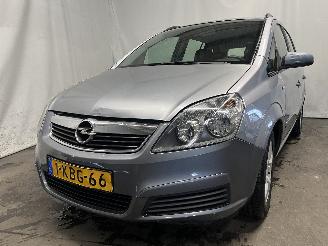 krockskadad bil auto Opel Zafira Zafira (M75) MPV 1.6 16V (Z16XEP(Euro 4)) [77kW]  (07-2005/09-2012) 2006/7