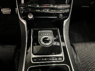 Jaguar XE XE Sedan 2.0 D E-Performance 16V (204DTD(AJ20D4)) [120kW]  (03-2015/..=
=2E) picture 24