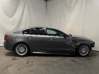 Jaguar XE XE Sedan 2.0 D E-Performance 16V (204DTD(AJ20D4)) [120kW]  (03-2015/..=
=2E) picture 6