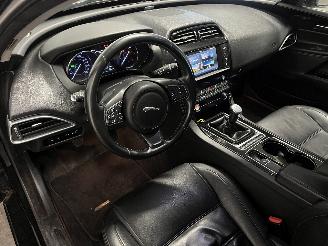 Jaguar XE XE Sedan 2.0 D E-Performance 16V (204DTD(AJ20D4)) [120kW]  (03-2015/..=
=2E) picture 15