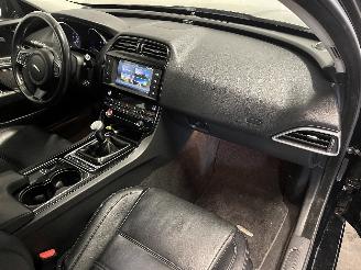 Jaguar XE XE Sedan 2.0 D E-Performance 16V (204DTD(AJ20D4)) [120kW]  (03-2015/..=
=2E) picture 13