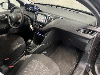 Peugeot 208 208 I (CA/CC/CK/CL) Hatchback 1.2 Vti 12V PureTech 82 (EB2F(HMZ)) [60k=
W]  (03-2012/12-2019) picture 13
