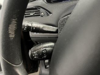 Peugeot 208 208 I (CA/CC/CK/CL) Hatchback 1.2 Vti 12V PureTech 82 (EB2F(HMZ)) [60k=
W]  (03-2012/12-2019) picture 19