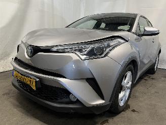 damaged passenger cars Toyota C-HR C-HR (X1,X5) SUV 1.8 16V Hybrid (2ZRFXE) [90kW]  (10-2016/...) 2018/11