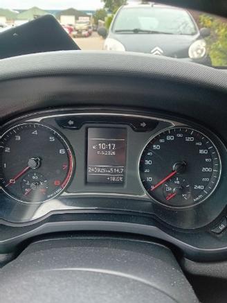 Audi A1 A1 (8X1/8XK) Hatchback 3-drs 1.2 TFSI (CBZA) [63kW]  (05-2010/04-2015)= picture 2