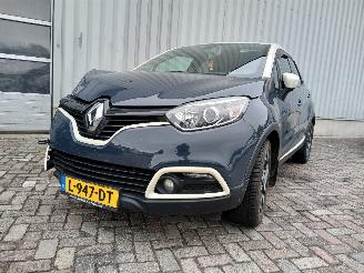 krockskadad bil auto Renault Captur Captur I (2R) SUV 0.9 Energy TCE 12V (H4B-400(H4B-A4)) [66kW]  (06-201=
3/...) 2013/8