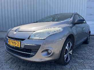 damaged passenger cars Renault Mégane Megane III Grandtour (KZ) Combi 5-drs 1.4 16V TCe 130 (H4J-700(H4J-A7)=
) [96kW]  (05-2009/02-2016) 2011/2