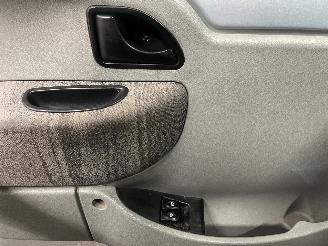 Renault Kangoo Kangoo (KC) MPV 1.6 16V (K4M-752) [70kW]  (06-2001/01-2008) picture 23