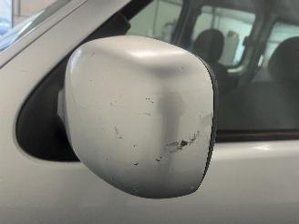 Renault Kangoo Kangoo (KC) MPV 1.6 16V (K4M-752) [70kW]  (06-2001/01-2008) picture 13