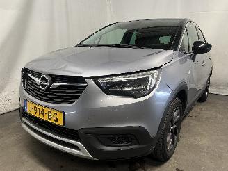 Vaurioauto  passenger cars Opel Crossland Crossland (X) SUV 1.2 Turbo 12V (D12XHL(EB2ADT)) [81kW]  (03-2017/...)= 2020/8