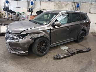 Démontage voiture Mitsubishi Outlander Outlander (GF/GG) SUV 2.4 16V PHEV 4x4 (4B12) [165kW]  (09-2019/12-202=
2) 2020/3