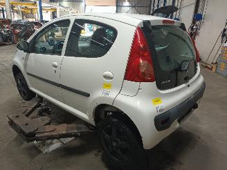 Peugeot 107 107 Hatchback 1.0 12V (384F(1KR)) [50kW]  (06-2005/05-2014) picture 4