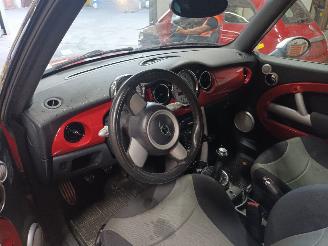 Mini Mini Mini (R50/53) Hatchback 1.6 16V Cooper S (W11-B16A) [125kW]  (07-2004/=
09-2006) picture 5