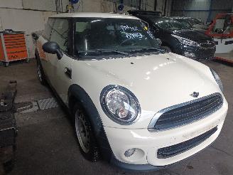 Mini Mini Mini (R56) Hatchback 1.6 16V One (N16-B16A) [55kW]  (03-2010/12-2012) picture 2