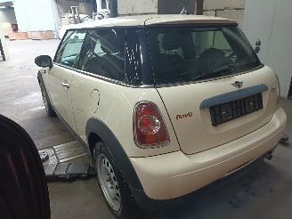 Mini Mini Mini (R56) Hatchback 1.6 16V One (N16-B16A) [55kW]  (03-2010/12-2012) picture 4