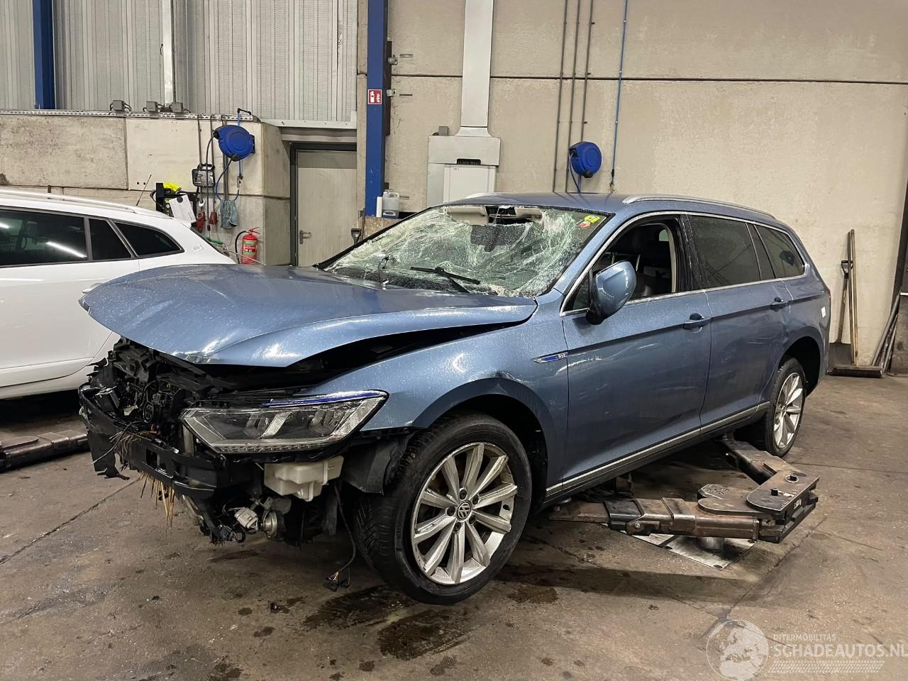 Volkswagen Passat Passat Variant (3G5) Combi 1.4 GTE 16V (CUKC) [160kW]  (06-2015/03-202=
4)