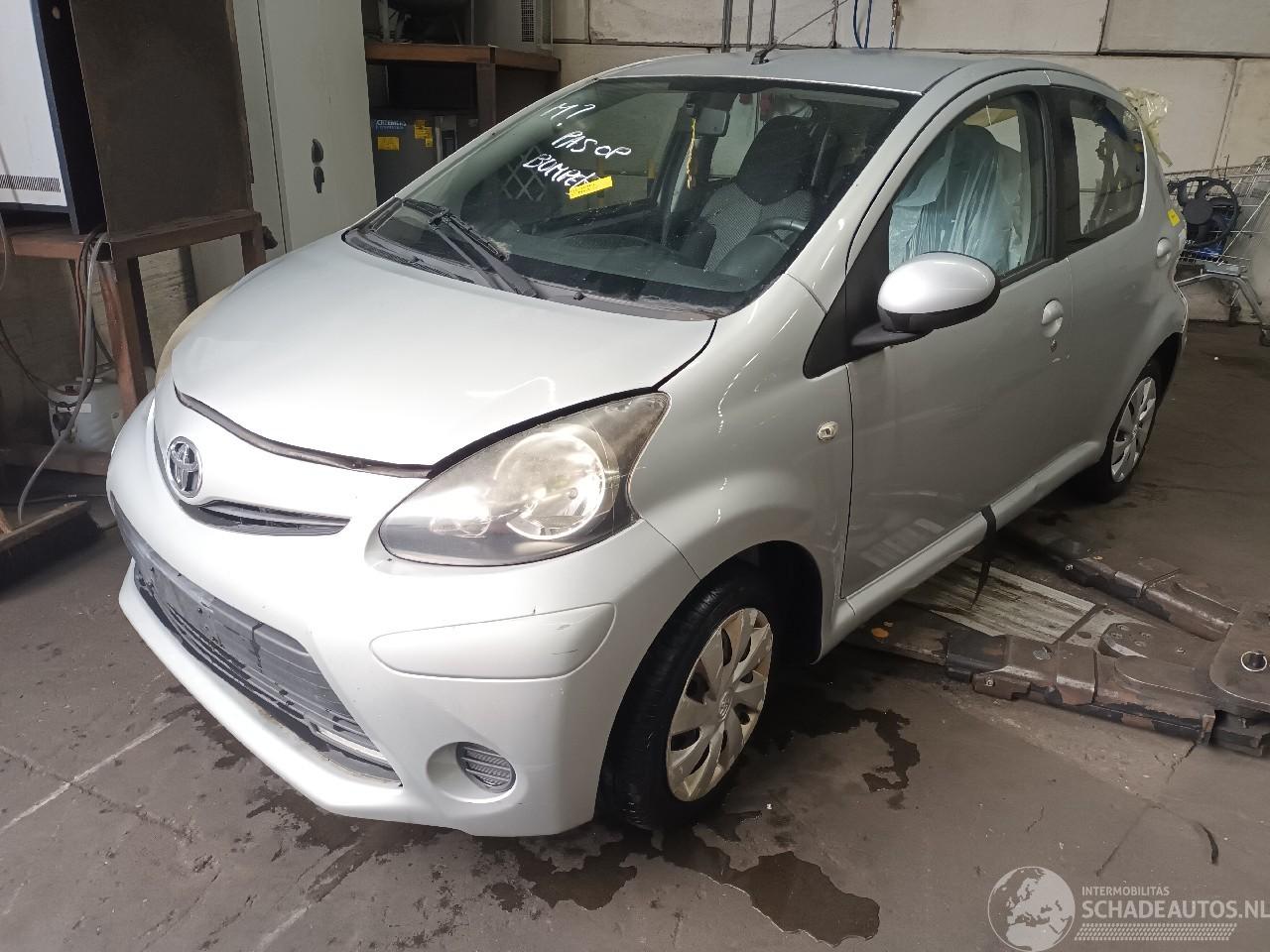 Toyota Aygo Aygo (B10) Hatchback 1.0 12V VVT-i (1KR-FE) [50kW]  (07-2005/05-2014)