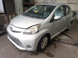 Vrakbiler auto Toyota Aygo Aygo (B10) Hatchback 1.0 12V VVT-i (1KR-FE) [50kW]  (07-2005/05-2014) 2012/5