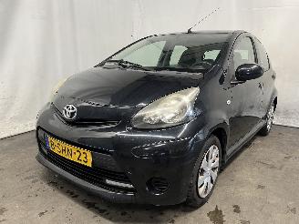 Schadeauto Toyota Aygo Aygo (B10) Hatchback 1.0 12V VVT-i (1KR-FE) [50kW]  (07-2005/05-2014) 2013/10