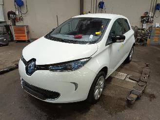 Uttjänta bilar auto Renault Zoé Zoé (AG) Hatchback 5-drs 46kW (5AQ-601) [46kW]  (06-2012/...) 2013/12
