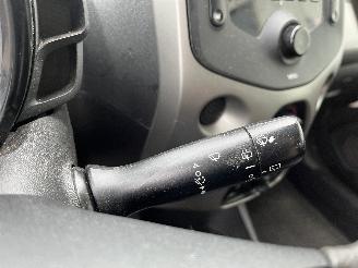 Peugeot 108 108 Hatchback 1.0 12V (1KRFE(CFB)) [51kW]  (05-2014/...) picture 14