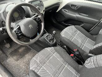 Peugeot 108 108 Hatchback 1.0 12V (1KRFE(CFB)) [51kW]  (05-2014/...) picture 12