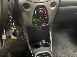 Peugeot 108 108 Hatchback 1.0 12V (1KRFE(CFB)) [51kW]  (05-2014/...) picture 15