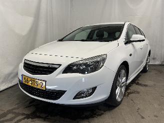 voitures voitures particulières Opel Astra Astra J Sports Tourer (PD8/PE8/PF8) Combi 1.4 Turbo 16V (A14NET(Euro 5=
)) [88kW]  (10-2010/04-2016) 2011/11