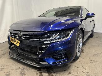 damaged passenger cars Volkswagen Arteon Arteon (3HAB) Hatchback 5-drs 2.0 TSI 16V (CZPB) [140kW]  (05-2017/06-=
2021) 2018/1
