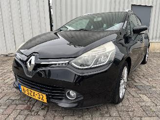 Coche accidentado Renault Clio Clio IV Estate/Grandtour (7R) Combi 5-drs 0.9 Energy TCE 90 12V (H4B-4=
00(H4B-A4)) [66kW]  (01-2013/08-2021) 2014/3