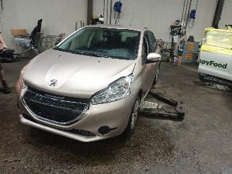 Démontage voiture Peugeot 208 208 I (CA/CC/CK/CL) Hatchback 1.0 Vti 12V PureTech (EB0(ZMZ)) [50kW]  =
(03-2012/12-2019) 2013/4