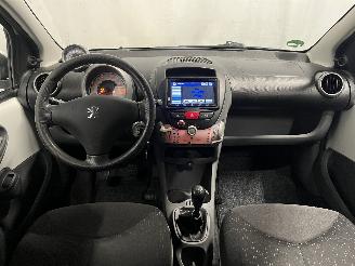 Peugeot 107 107 Hatchback 1.0 12V (384F(1KR)) [50kW]  (06-2005/05-2014) picture 18